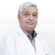 الدكتور S Hukku